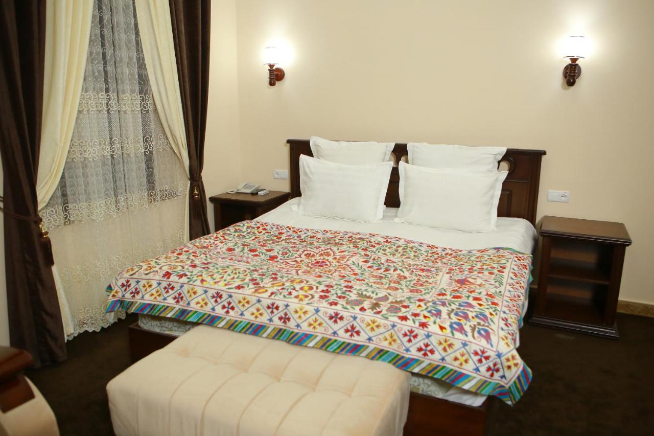 Boulevard Palace Hotel Samarkand Esterno foto