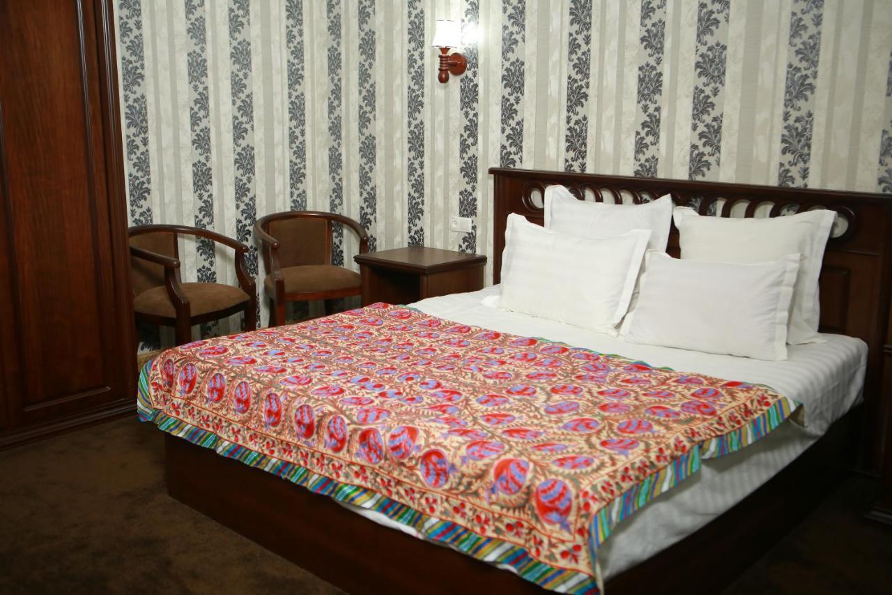 Boulevard Palace Hotel Samarkand Esterno foto
